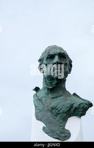 PUERTO BANUS, Andalusien/Spanien - Juli 6: Denkmal gewidmet Don Juan de Borbon in Puerto Banus Spanien am 6. Juli 2017 Stockfoto