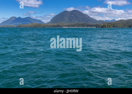 Anzeigen von Meares Island Clayoquot Sound in der nähe von Tofino, British Columbia. Stockfoto