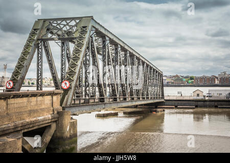 Tilbury Passagierfähre Service auf der Themse, Essex, Großbritannien Stockfoto