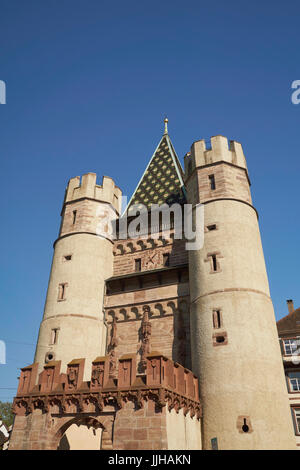 Spalentor ("Tor des Spalen"), berühmte 14. Jahrhundert mittelalterliche Stadttor aus der alten Stadtmauer von Basel, Schweiz Stockfoto