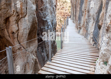 Wandern trail'El Caminito del Rey "(King es wenig Pfad), ehemalige weltweit gefährlichsten Wanderweg Wich wurde im Mai 2015 wiedereröffnet. Ardales, Provinz Malaga Stockfoto