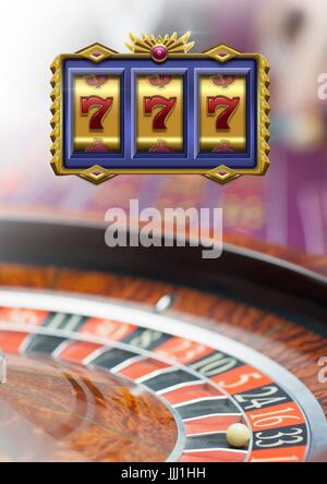 Casino-Slot-Maschine 7 vor roulette Stockfoto