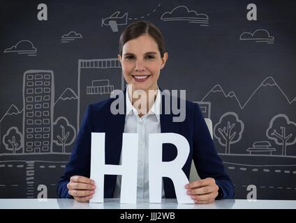 Geschäftsfrau mit HR Buchstaben gegen Marine Tafel mit weißen 3D-Stadt doodles Stockfoto