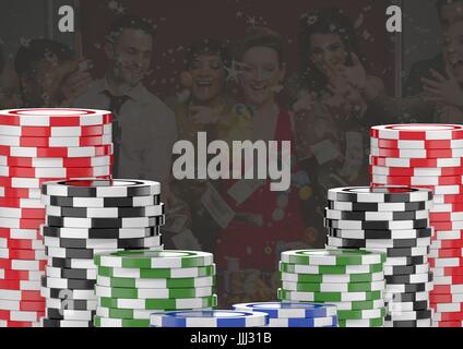 Poker Casino chips vor spielenden Menschen 3d Stockfoto