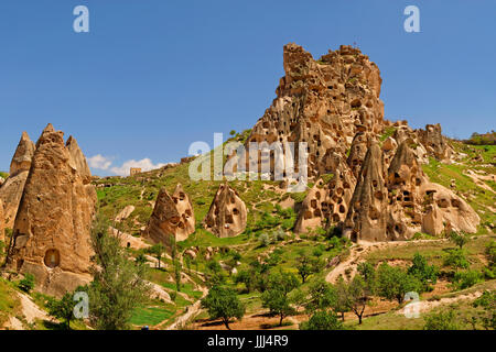 Höhle Wohnungen bekannt als Uchisar Castle in Uchisar im Nationalpark Göreme, Kappadokien, Türkei. Stockfoto