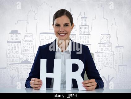 Geschäftsfrau mit HR Brief gegen weiße Wand mit Stadt doodle Stockfoto