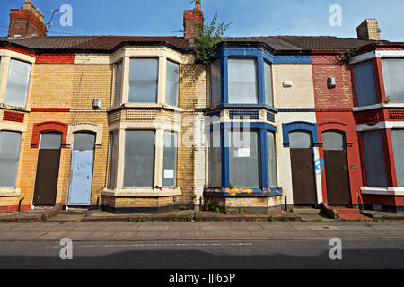 Heruntergekommene Reihenhäuser in Wavertree Liverpool zum Verkauf für 1 £ von Liverpool City Council angeboten wird, die jetzt Gegenstand einer Channel 4 TV-Show. Stockfoto