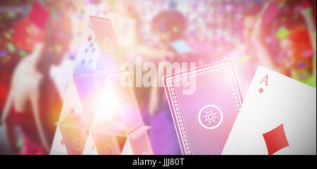 Zusammengesetztes 3D-Bild von lächelnden Freunde tanzen auf der Tanzfläche Stockfoto