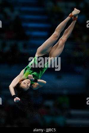 Budapest, Ungarn. 19. Juli 2017. Cheong-Jun Hoong von Malaysia konkurriert die Frauen 10m Plattform Finale Tauchen bei den 17. FINA Wolrd Championships in Duna Arena in Budapest, Ungarn, am 19. Juli 2017. Cheong-Jun Hoong gewann die Goldmedaille mit 397,50 Punkten. Bildnachweis: Ding Xu/Xinhua/Alamy Live-Nachrichten Stockfoto