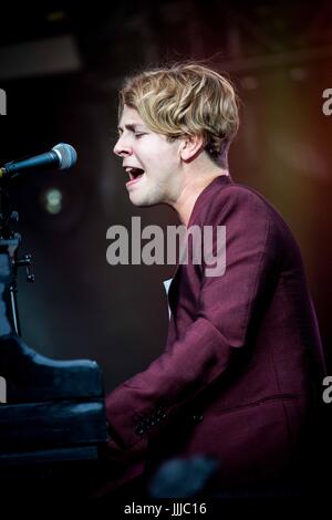 Locarno, Schweiz 19. Juli Tom Odell tritt bei Moon & Stars Festival 2017 Credit: Roberto Finizio/Alamy Live News Stockfoto