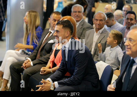 Madrid, Spanien. 20. Juli 2017. Fußball-Spieler Dani Ceballos bei seinem offiziellen Enthüllung als Real Madrid Spieler bei SantiagoBernabeu in Madrid, auf Kredit-Donnerstag, 20. Juli 2017: Gtres Información Más lokalen auf line,S.L./Alamy Live News Stockfoto