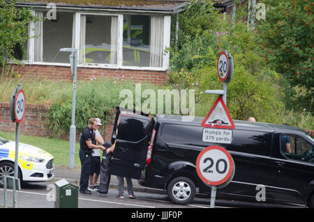 Stowmarket, Suffolk, UK. 20. Juli 2017. Stop der Polizei und Suche ein van und seine Insassen in Stowmarket heute. Bildnachweis: Craig Goldie/Alamy Live-Nachrichten Stockfoto