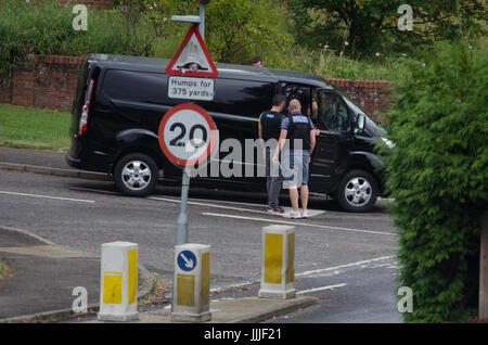 Stowmarket, Suffolk, UK. 20. Juli 2017. Stop der Polizei und Suche ein van und seine Insassen in Stowmarket heute. Bildnachweis: Craig Goldie/Alamy Live-Nachrichten Stockfoto