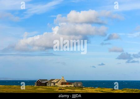 Portland Bill, Dorset, UK. 20. Juni 2017. Großbritannien Wetter. Wolken, die Anfang bis in den blauen Himmel in Portland Bill der Isle of Portland in Dorset vor schlechtem Wetter Prognose erstellen. Bildnachweis: Graham Hunt/Alamy Live-Nachrichten Stockfoto