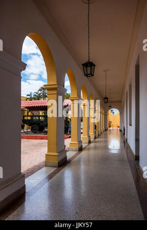 Das ehemalige Kloster DE SAN FRANCISCO ASIS ist heute das MUSEO NACIONAL DE LA LUCHA CONTRA BANDIDOS - TRINIDAD, Kuba Stockfoto