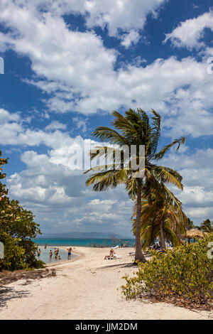 Die tropische Insel CAYO IGUANA erreicht mit dem Boot von PLAYA ANCON ist ein Touristenziel - TRINIDAD, Kuba Stockfoto