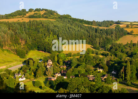 Am frühen Morgen Licht auf das Dorf von Hopesay und Burrow Hill, Shropshire. Stockfoto
