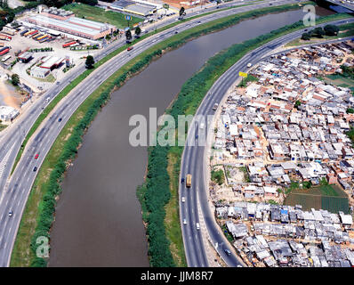 Rio Tiete, Favela, Nordzone, Sao Paulo, Brasilien Stockfoto