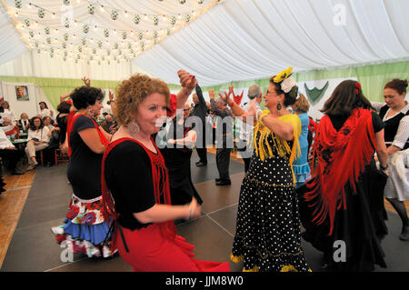 Frauen tanzen Flamenco, April Fair, Barcelona. Katalonien, Spanien Stockfoto