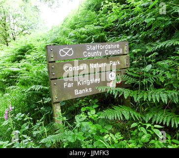 Ein Schild am weit Kingsley Banken Consall Natur Park Churnet Valley Staffordshire England UK Stockfoto