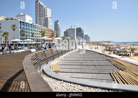 Tel Aviv Israel anzeigen, wenn der Strand und die Promenade mit Hotels Stockfoto