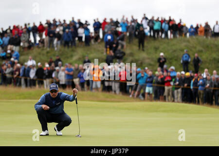 Schwedens Henrik Stenson reiht sich ein Putt auf dem 4. während Tag One The Open Championship 2017 im Royal Birkdale Golf Club, Southport. Stockfoto