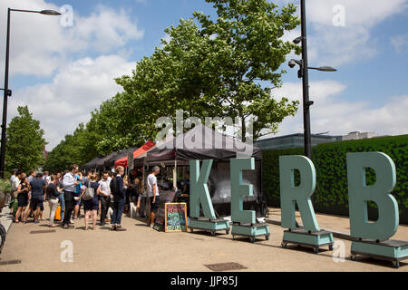 Kerb, eine Straße Lebensmittelmarkt nördlich von Kings Cross Station Stockfoto