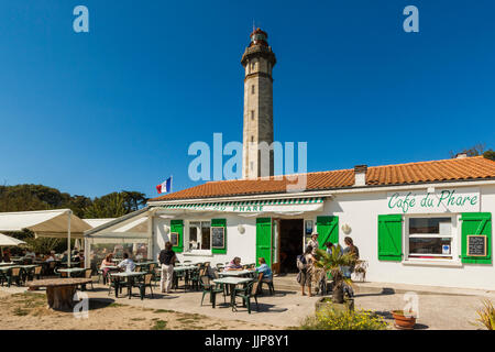 Café du Phare im Le Phare des Baleines (Leuchtturm der Wale), westlichen Spitze der Insel. Ile de Ré, Charente-Maritime, Frankreich Stockfoto
