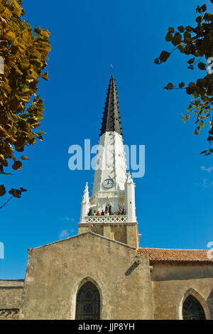 Die 15 thC Saint-Étienne Kirche am Place Carnot im Westen der Insel entfernt. Ars en Ré, Île de Ré, Charente-Maritime, Frankreich Stockfoto