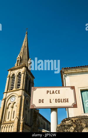 19 thC Kirche Notre Dame auf dem Place l'Eglise in diesem South West historische Bastide. Eymet; Bergerac, Dordogne, Frankreich Stockfoto