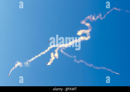 Red Devils Fallschirm Display Team beginnen ihre Abstammung von 10.000 ft Stockfoto