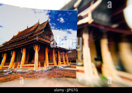 Alte Postkarte Bild Ordination Halle, Wat Si Saket, vor der gleichen Gebäude, Vientiane, Laos Stockfoto