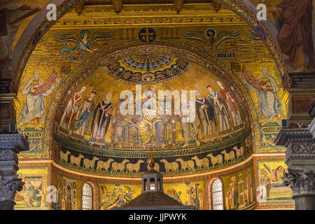 Rom, Italien - alte Mosaik "Krönung der Jungfrau" von wichtigsten Apsis von Santa Maria in Trastevere Kirche, 13. Jahrhundert von Pietro Cavallini.
