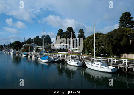 Festgemachten Jachten am Fluss Moyne bei Port Fairy, Victoria, Australien Stockfoto