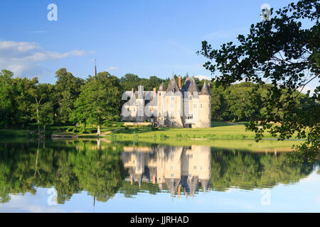 Cher (18), Frankreich, Oizon, Château De La Verrerie et Sohn Étang / / Frankreich, Cher, Oizon, Castla der Verrerie und seinem Teich Stockfoto