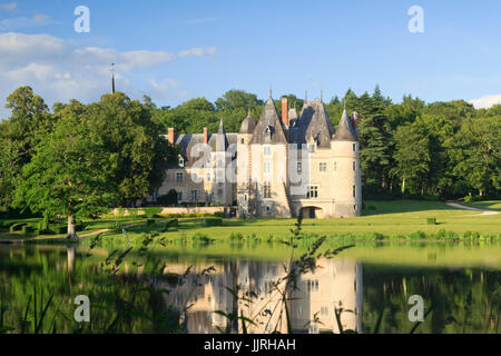 Cher (18), Frankreich, Oizon, Château De La Verrerie et Sohn Étang / / Frankreich, Cher, Oizon, Castla der Verrerie und seinem Teich Stockfoto