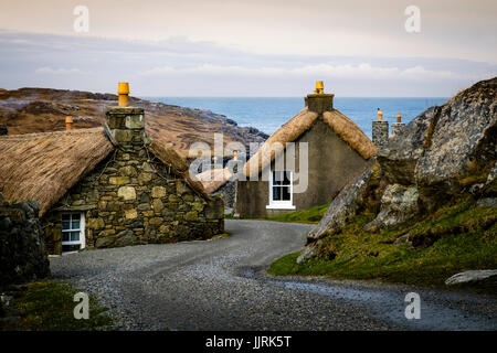 LEWIS und HARRIS, Schottland - ca. APRIL 2016: Torffeuern auf der Insel Lewis, Schottland... Stockfoto