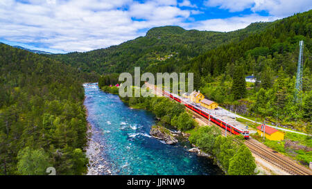 Trainieren Sie Oslo - Bergen in Bergen. Norwegen. Stockfoto