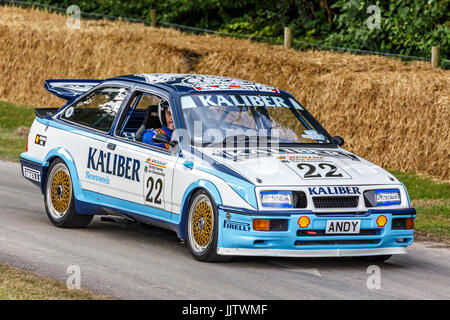 1989 Ford Sierra Cosworth RS500 Tourenwagen, BTCC Gruppe A, mit Fahrer Andrew Brass auf die 2017 Goodwood Festival of Speed, Sussex, UK. Stockfoto