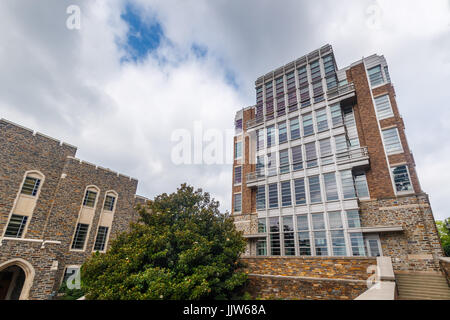 Schwartz-Butters Athletic Center und Cameron Indoor Stadium am 18. Juni 2017 an der Duke University in Durham, North Carolina. Stockfoto