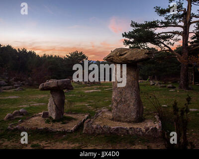 Monumento ein Las Setas En el Puerto de Canencia, Sierra de Guadarrama, Madrid, España Stockfoto