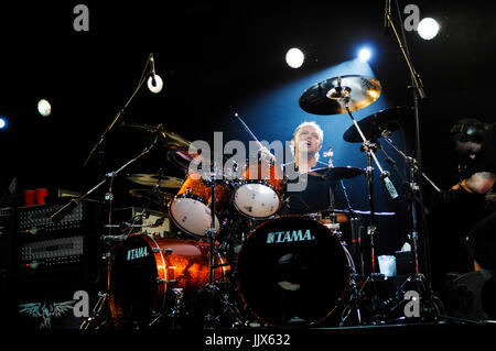 Lars Ulrich Metallica spielt 2008 KROQ Weenie Roast Y Fiesta Verizon Wireless Amphitheater Irvine. Stockfoto