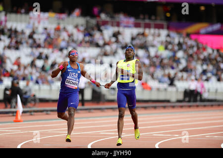 London, UK. 20. Juli 2017. David Brown (USA) Abschluss Heizen 2 von den Herren 200 m T11 Halbfinale bei der WM Para Leichtathletik im Stadion London, Queen Elizabeth Olympic Park.  Brown lief das Rennen in 23.03secs, was ihm die zweite schnellste Qualifikationsrunde im Vorfeld Offs. Der Guide Runner Partnerschaft Brown ist Jerome Avery (USA). Bildnachweis: Michael Preston/Alamy Live-Nachrichten Stockfoto