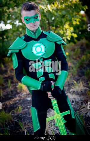 San Diego, Vereinigte Staaten von Amerika. 20. Juli 2017. Cosplayer Joel aus Simi Valley als "Green Lantern" auf der Comic-Con im Juli 2017. | Nutzung weltweit Credit: Dpa/Alamy Live News Bildnachweis: Dpa picture-Alliance/Alamy Live News Stockfoto