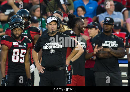 Der Saison. 19. Juli 2017. Ottawa Redblacks Head Coach Rick Campbell während der Canadian Football League-Spiels zwischen Montreal Alouettes und Ottawa Redblacks bei TD Place Stadium in Ottawa, Kanada. Redblacks gewann mit einem Score von 24-19 für ihren ersten Sieg der Saison. Daniel Lea/CSM/Alamy Live-Nachrichten Stockfoto