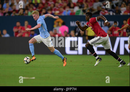 20. Juli 2017 - Manchester City Mittelfeldspieler Kevin De Bruyne (17) Laufwerke mit dem Ball während der internationalen Champions Cup-Spiel zwischen Manchester United und Manchester City im NRG Stadium in Houston, Texas. Chris Brown/CSM Stockfoto