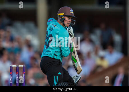 London, UK. 21. Juli 2017. Jason Roy Wimper für Surrey gegen Middlesex im NatWest T20 Blast Spiel im Kia Oval. David Rowe/Alamy Live-Nachrichten Stockfoto