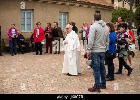 Feier in der Straße der Villar de Mazarife, Provinz Leon, Spanien. Camino de Santiago. Stockfoto