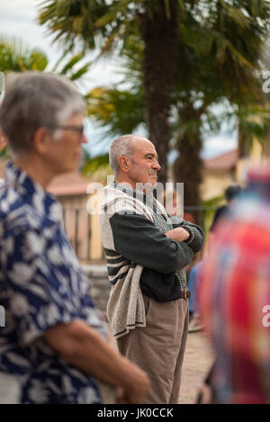 Feier in der Straße der Villar de Mazarife, Provinz Leon, Spanien. Camino de Santiago. Stockfoto