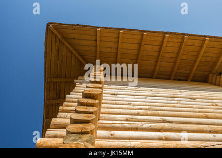 Holzhaus aus niedrigen geschossen Stockfoto